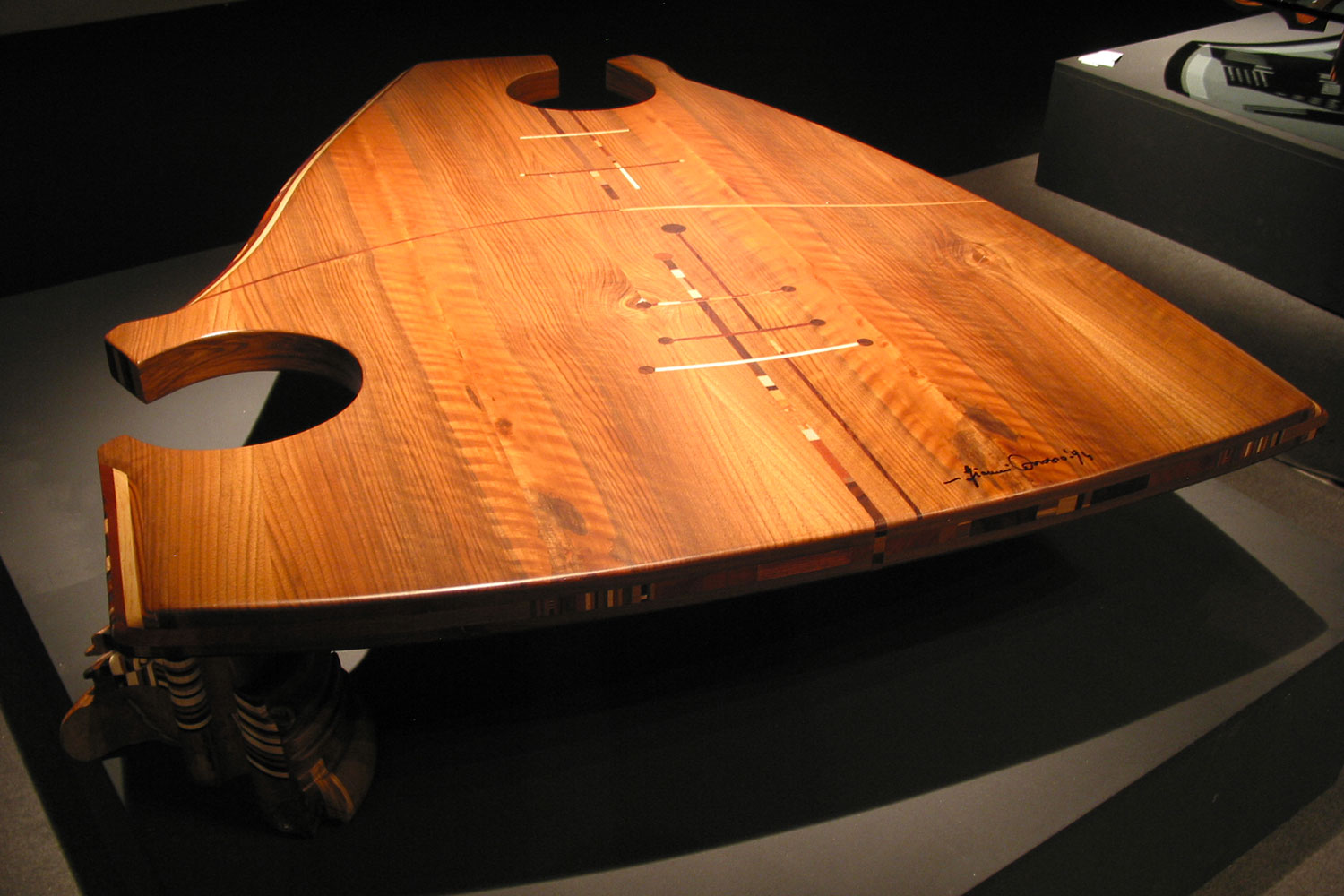 tavolino design in legno Ancestrale Midarte tavolino design in legno Ancestrale Midarte