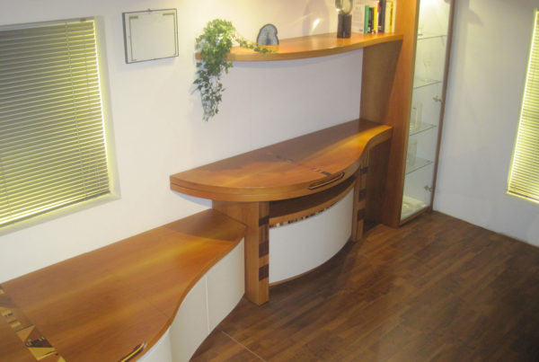 Tavolo consolle di design Midarte Brianza